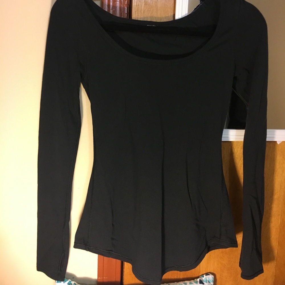 Black long sleeved Lululemon shirt